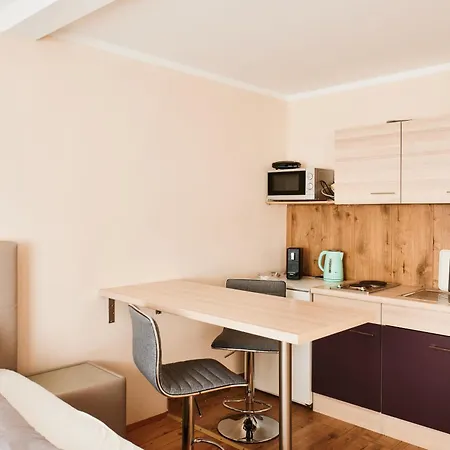 Silent In Historic Building W Free Parking Apartament